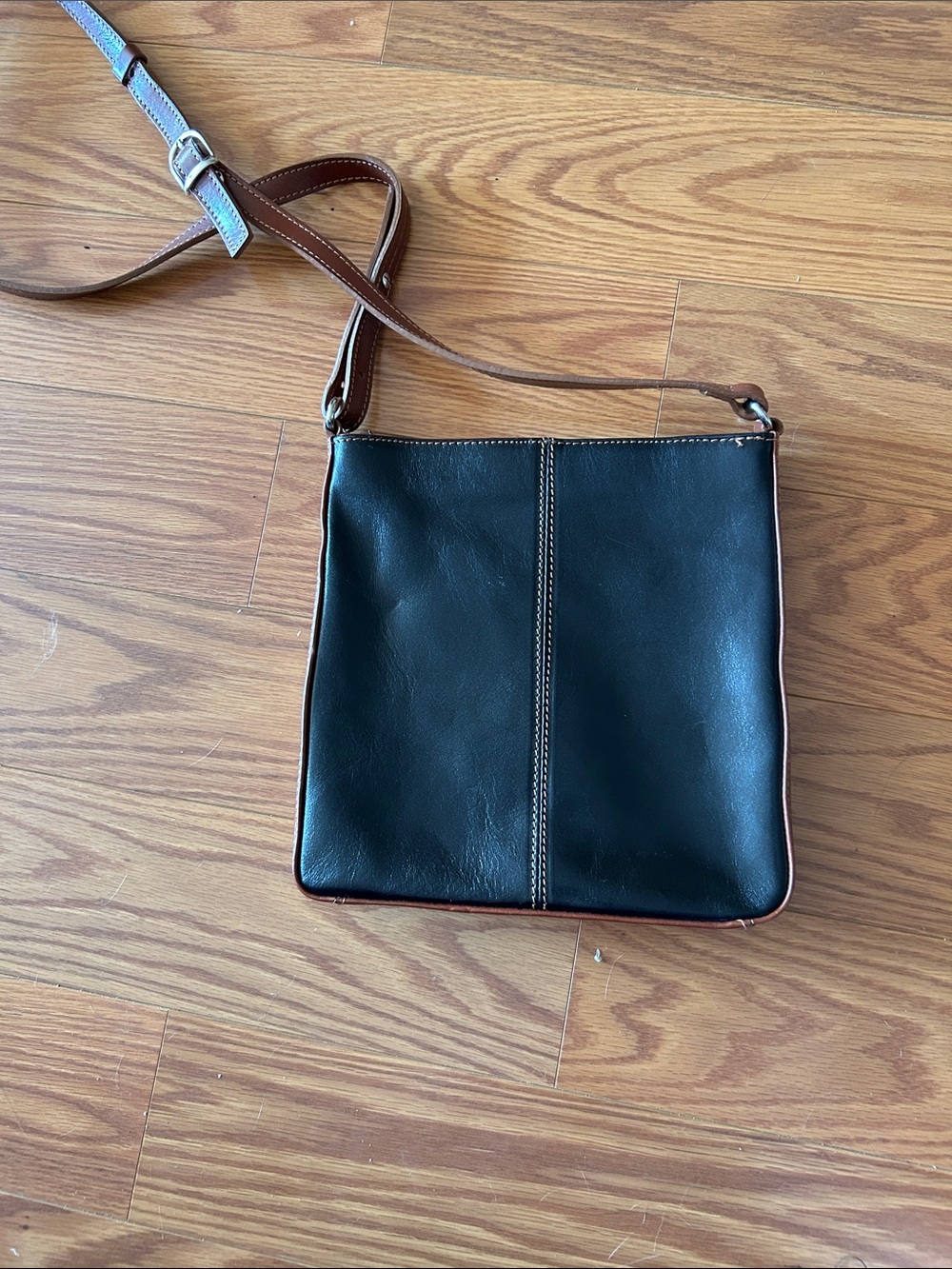 Two-Tone Black and Brown Leather Crossbody Bag - Picture 5 of 6